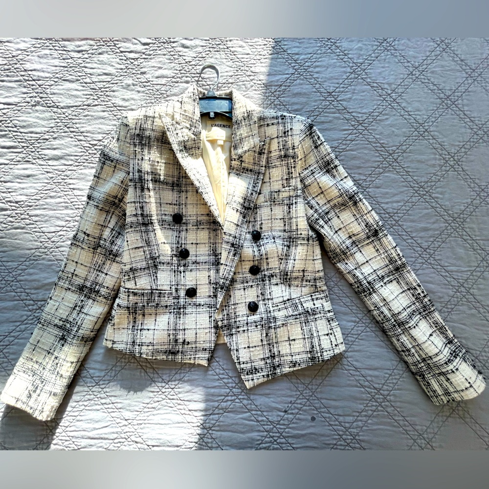 Women’s tweed plaid blazer